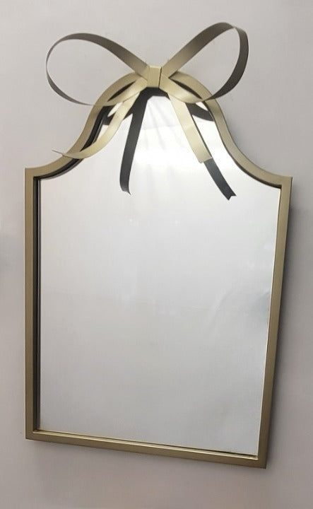 DesignmintDecor - Venus Wall mirror in Brass Gold